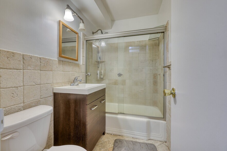 More Photos Of 10 Old Mamaroneck Rd, White Plains Office For Sale