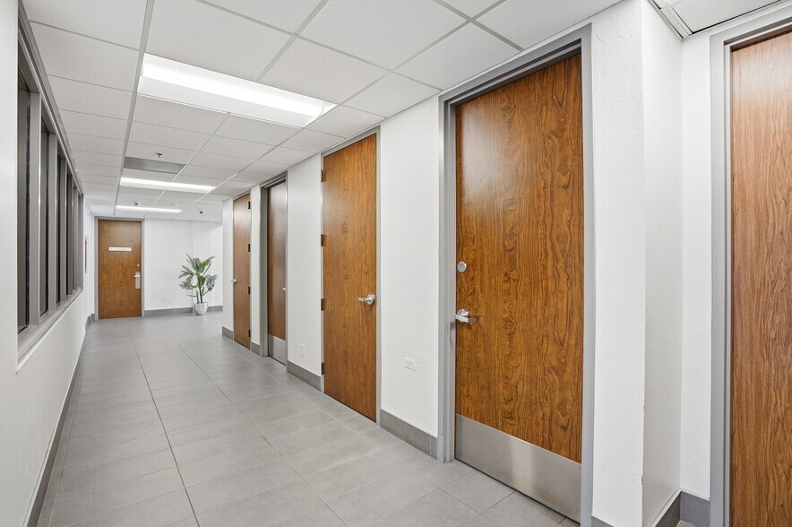 More Photos Of 9225 N 3rd St, Phoenix Medical For Lease