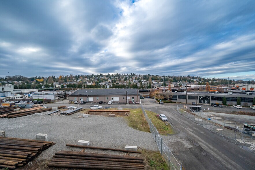 More Photos Of 3257 16th Ave W, Seattle Office For Lease