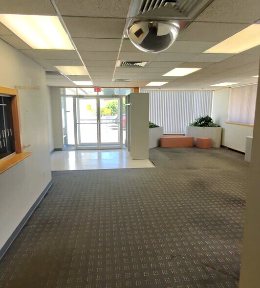 More Photos Of 923-931 Farmington Ave, Bristol Medical For Lease