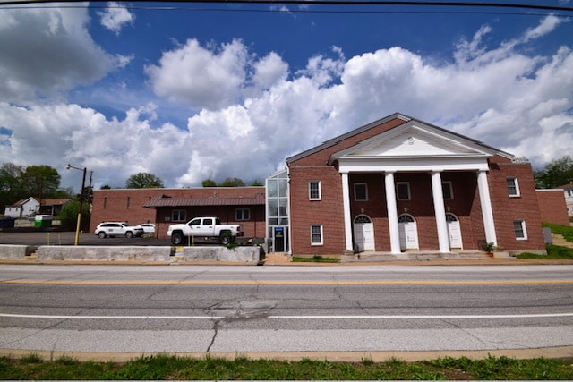 More Photos Of 400 Boyd St, De Soto Religious Facility For Sale