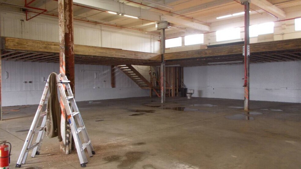 More Photos Of 5020 S Colorado Ave, Seattle Warehouse For Sale