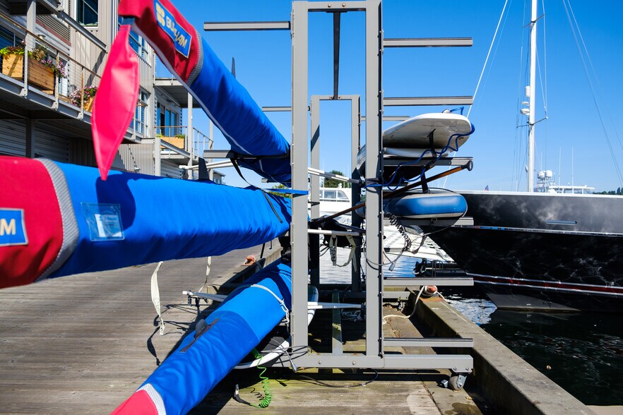 More Photos Of 2284-2360 W Commodore Way, Seattle Office For Lease