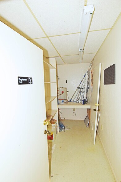 More Photos Of 1003 S County Rd W, Odessa Office For Lease