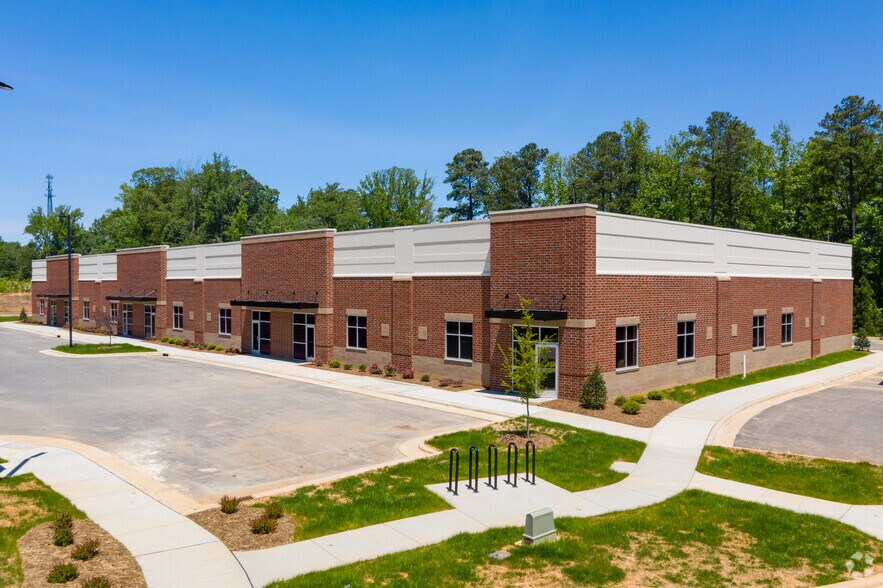 More Photos Of 2041-2053 Energy Dr, Apex Light Manufacturing For Lease