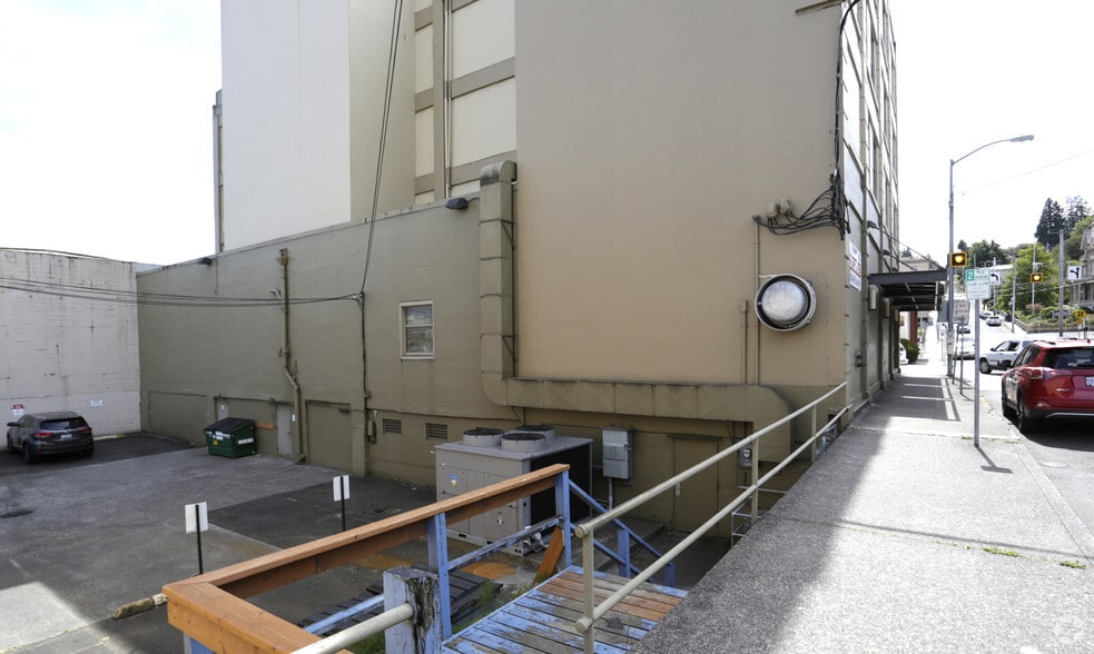 More Photos Of 818 Commercial St, Astoria Office For Lease