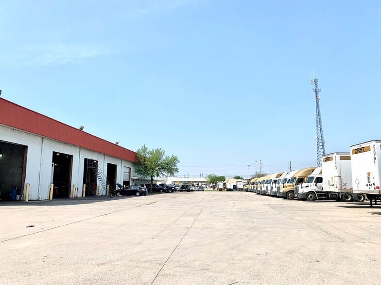 Primary Photo Of 9773-9777 Harry Hines Blvd, Dallas Truck Terminal For Lease