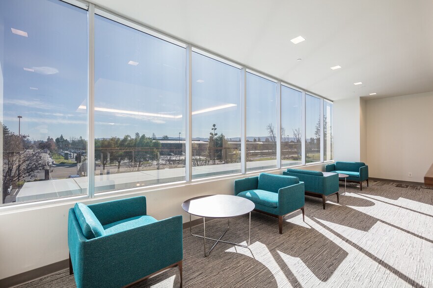 More Photos Of 2953 Bunker Hill Ln, Santa Clara Loft Creative Space For Lease