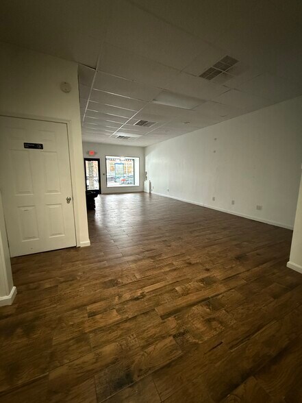 More Photos Of 526 Main St, Stroudsburg Storefront Retail Residential For Lease