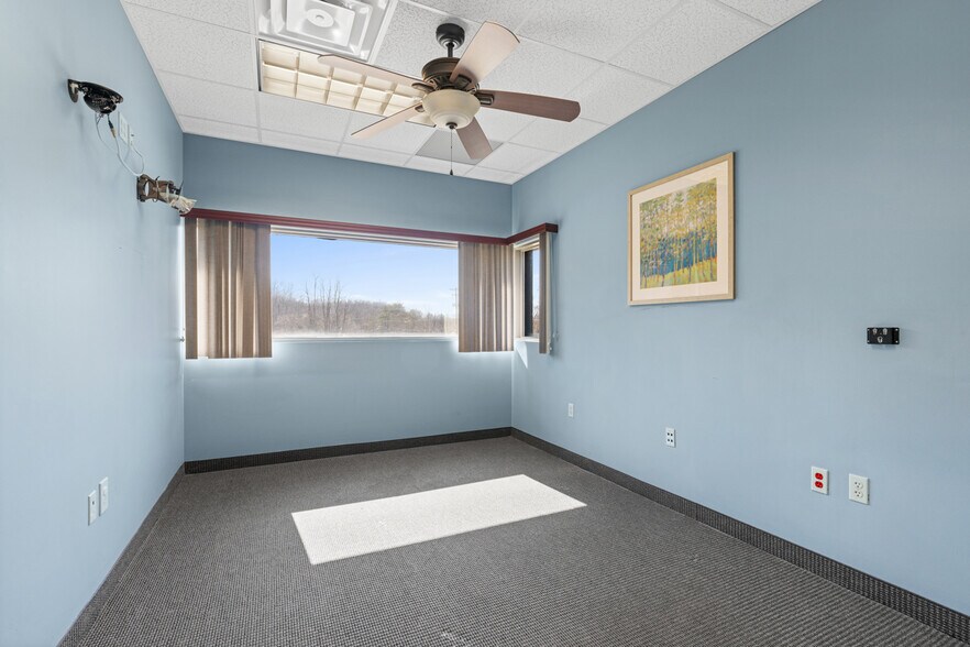 More Photos Of 2640 Pitcairn Rd, Monroeville Medical For Sale