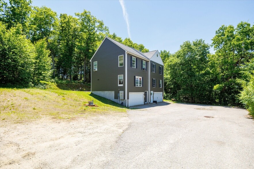 More Photos Of 115 Groveland Ave, Putnam Apartments For Sale