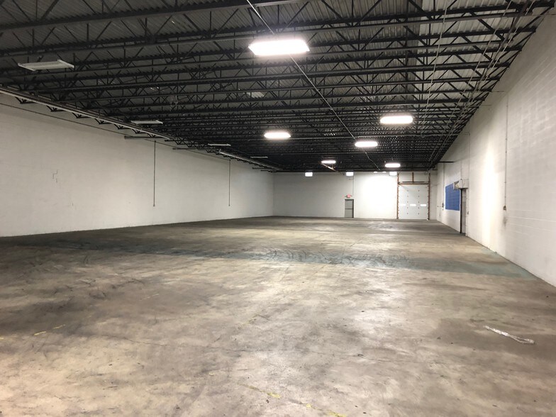 More Photos Of 4455 Chambers Hill Rd, Harrisburg Manufacturing For Lease