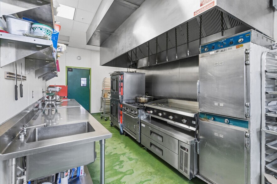 More Photos Of 2501 & 2519 Marshall St NE, Minneapolis Restaurant For Sale