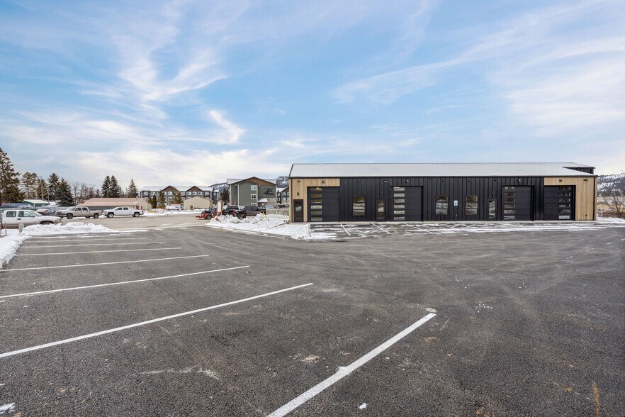 More Photos Of 21 Meridian Ct, Kalispell Light Distribution For Sale