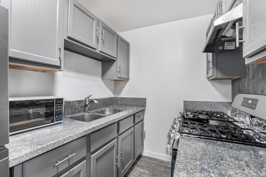 More Photos Of 136 N Garfield Ave, Oxnard Apartments For Sale