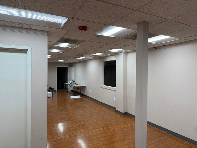 More Photos Of 7925-7929 Parston Dr, District Heights Warehouse For Sale