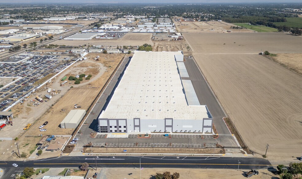 More Photos Of 30152 Road 84, Visalia Distribution For Lease