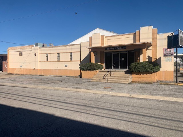 More Photos Of 4401 Euphrosine St, New Orleans Distribution For Sale