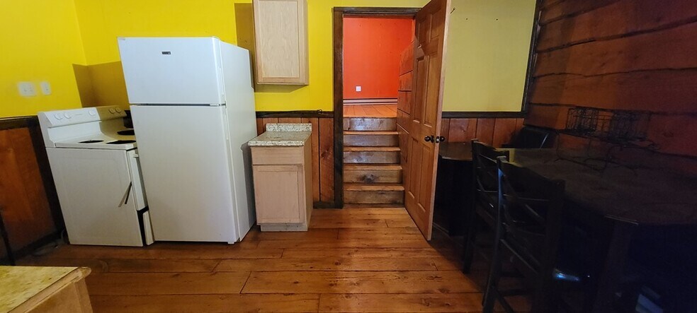 More Photos Of 325 N Main St, Liberty Flex For Lease