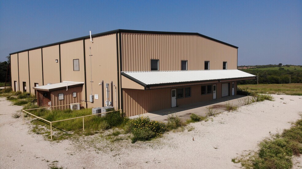 More Photos Of 8730 S Highway 181, Kenedy Warehouse For Lease
