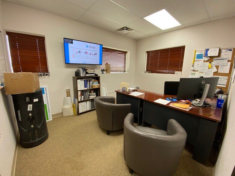 More Photos Of 14468 Commerce Park Blvd, Williston Warehouse For Sale