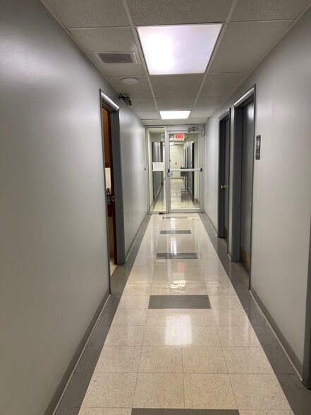 More Photos Of 1012 Kanawha Blvd, Charleston Office For Lease