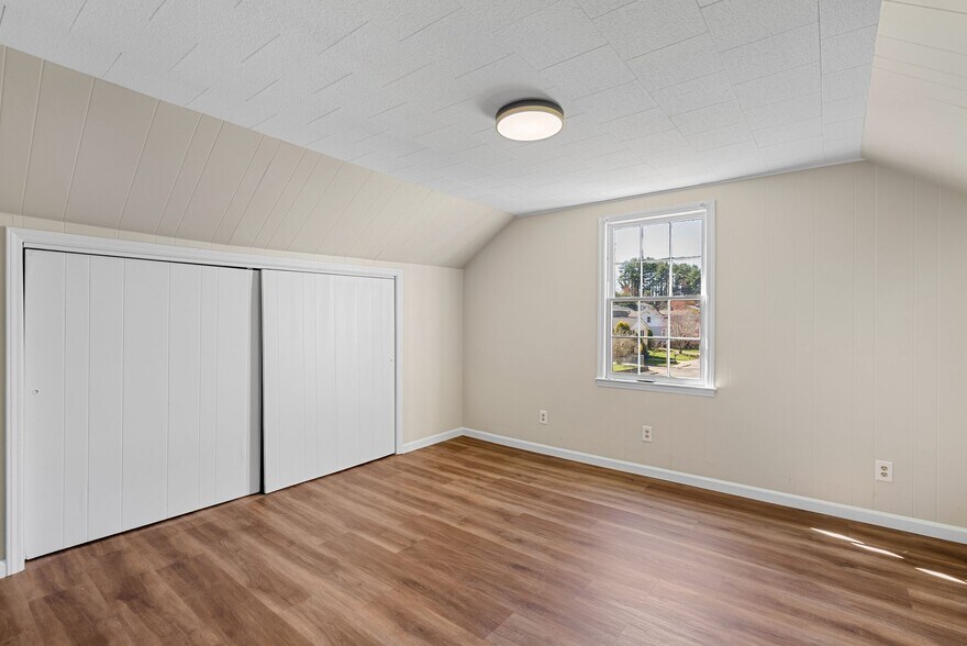 More Photos Of 720 Main st, Canton Bank For Lease
