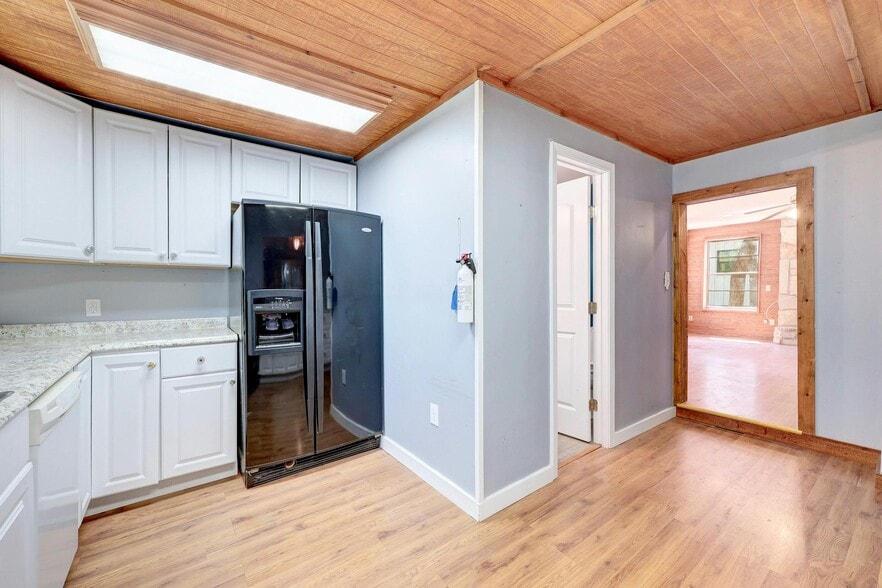 More Photos Of 14221 FM 2769, Leander Light Manufacturing For Sale