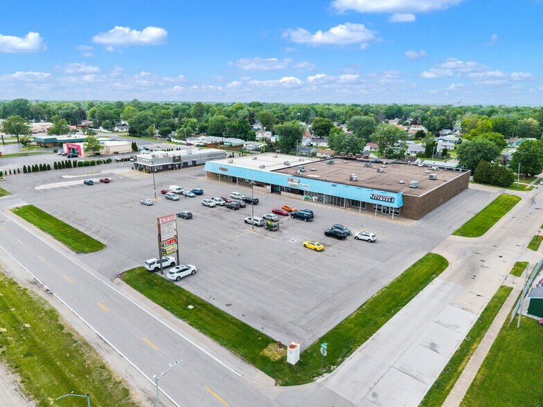 More Photos Of 833-849 Avenue of the Cities, East Moline General Retail For Sale