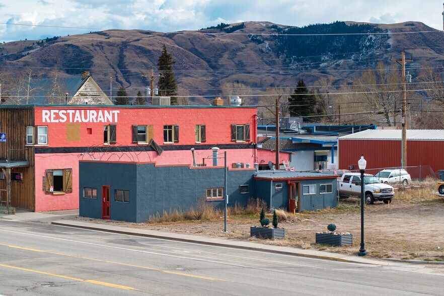 More Photos Of 104 US HWY 40 hwy, Kremmling Light Distribution For Sale