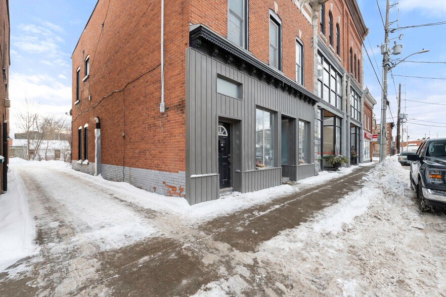 More Photos Of 308 N Victoria St, Tweed Storefront Retail Residential For Sale