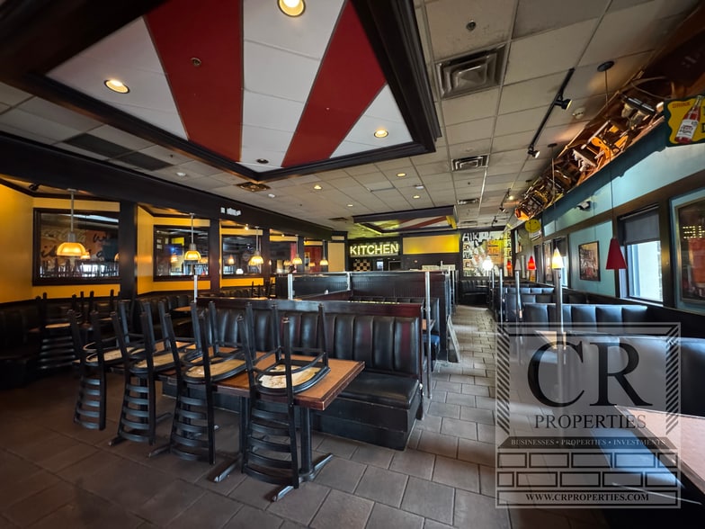 More Photos Of 23 Crystal Run Xing, Middletown Restaurant For Lease