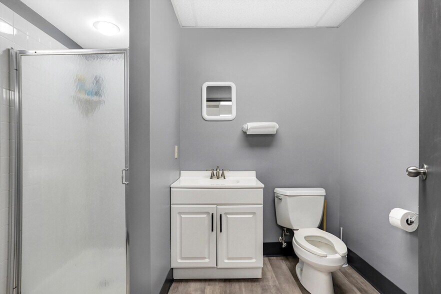 More Photos Of 615 Russell Ave, Indianapolis Medical For Sale