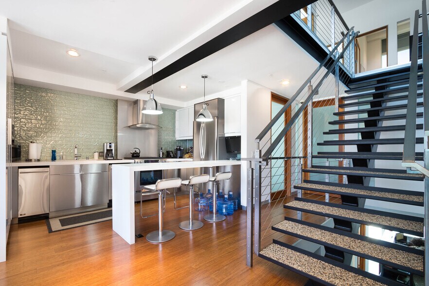 More Photos Of 215-237 California St, El Segundo Loft Creative Space For Lease