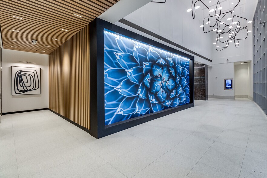 More Photos Of 2525 McKinnon St, Dallas Office For Lease