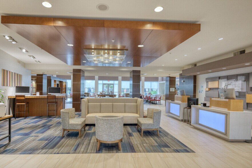 More Photos Of 10520 Huffmeister Rd, Houston Hotel For Sale