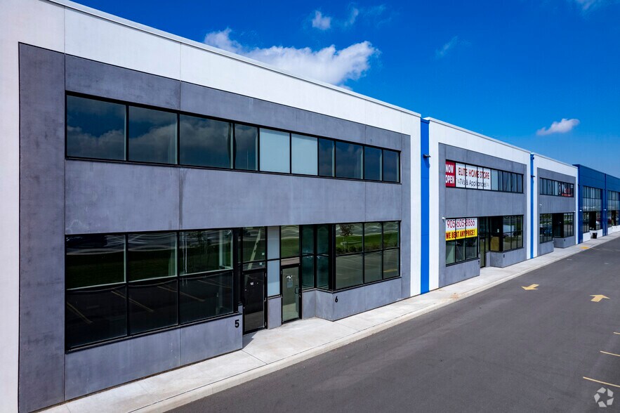 More Photos Of 10 Lightbeam Ter, Brampton Warehouse For Lease