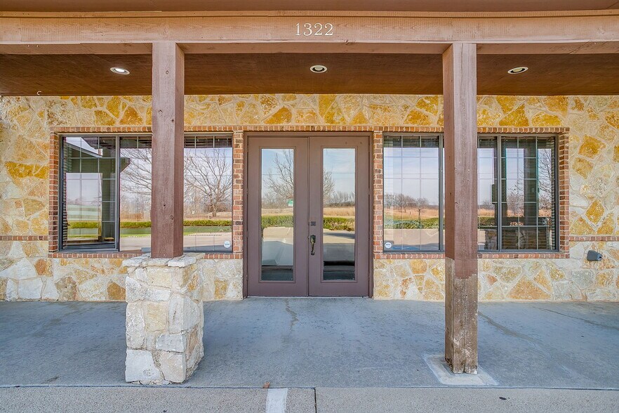 More Photos Of 1318-1324 NW John Jones Dr, Burleson Office For Lease