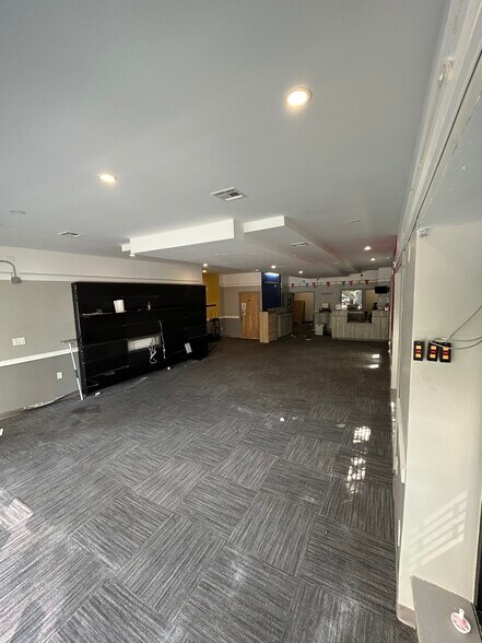 More Photos Of 100 Manhattan Ave, Brooklyn Storefront Retail Residential For Lease