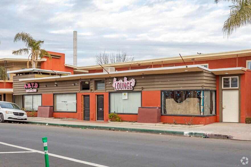 More Photos Of 532-620 N Fulton St, Fresno Apartments For Sale