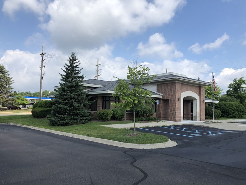More Photos Of 27750 Middlebelt Rd, Farmington Hills Office For Lease