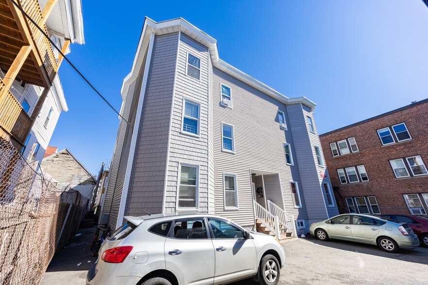 More Photos Of 190 Washington St, Lynn Apartments For Sale