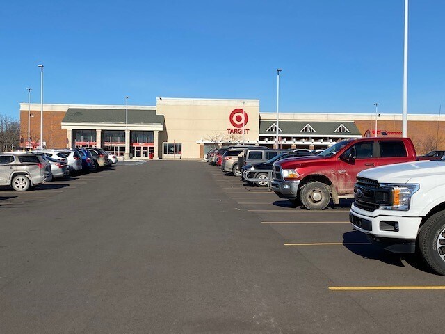 More Photos Of 10051 Highland Rd, Hartland Unknown For Lease