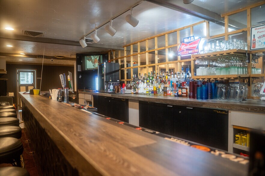 More Photos Of 502 S Division Ave, Cavalier Hotel For Sale