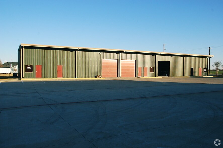 Primary Photo Of 15222 King Rd, Frisco Warehouse For Lease