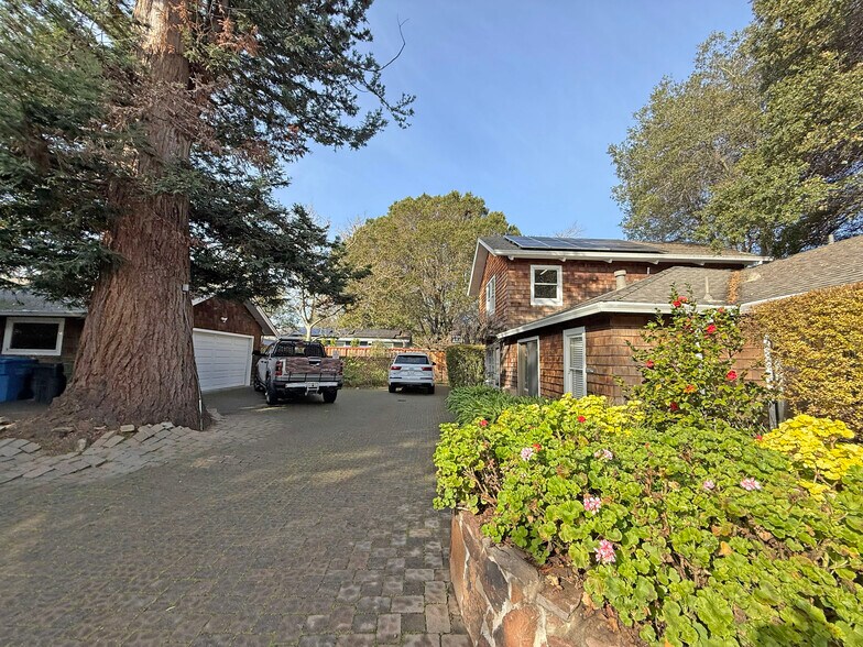 More Photos Of 1025 5th St, Novato Office For Sale