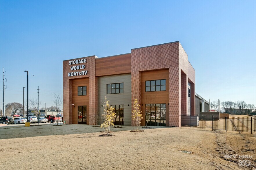 More Photos Of 174 W Stave Mill Rd, Rogers Self Storage For Lease