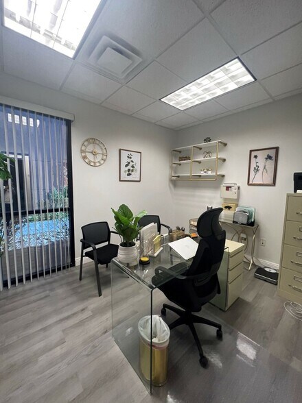 Primary Photo Of 6260 McLeod Dr, Las Vegas Medical For Lease