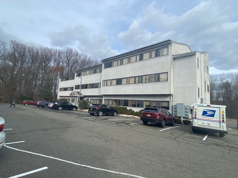 More Photos Of 239 New Rd, Parsippany Office For Lease