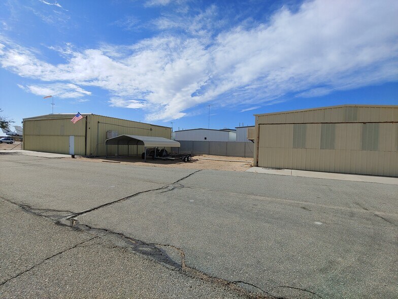 More Photos Of 6001 Curtis Pl, California City Warehouse For Sale